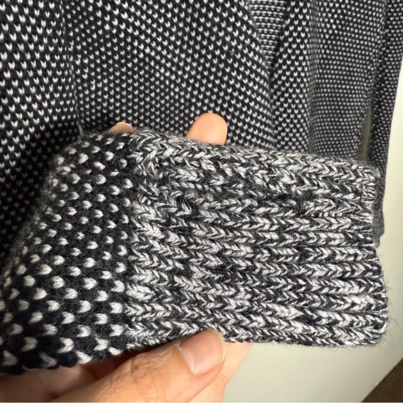 Lululemon - Yogi Crew Sweater Black / Heathered Light Grey Merino Wool size 4 - Picture 10 of 16